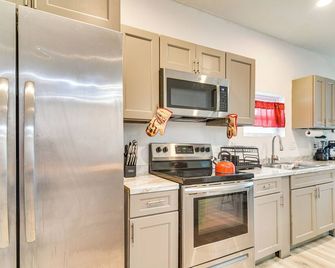 Close to Attractions: Tampa Retreat w/ Yard! - Tampa - Cuisine