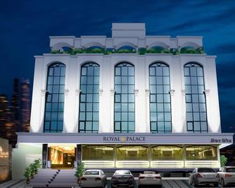 Hotel Royal Palace - Jalgaon - Building