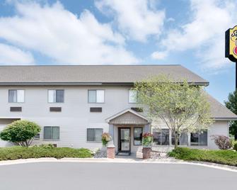 Super 8 by Wyndham Sparta - Sparta - Building