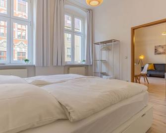 CityApartment - 53 m², 2 Zimmer, zentral, Netflix, Küche, Waschmaschine - Cottbus - Bedroom