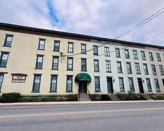 Lindsey Place - Lock Haven - Building