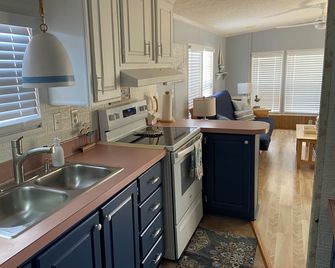Beach Access | Hot Tub | Pools | Marina/Resort - Jensen Beach - Кухня