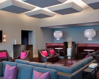 Courtyard by Marriott New York JFK Airport - קווינס - טרקלין