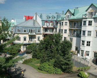 Place Saint Bernard Mont Tremblant - מון טרמבלאן - בניין