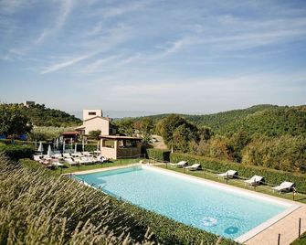 Tenuta di Forte Sorgnano - Gualdo Cattaneo - Piscina