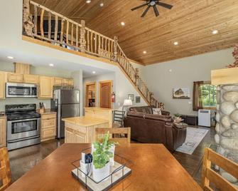 Nature Acres By Nw Comfy Cabins - Leavenworth - Dining room