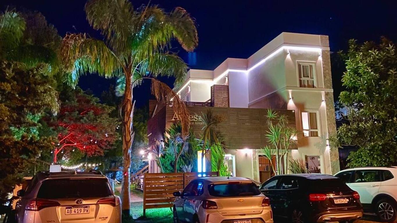 أيريس فيليدج أبارت