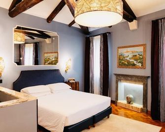 Pensione Accademia - Villa Maravege - Venice - Bedroom