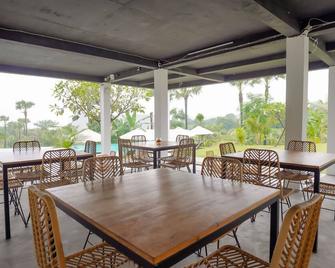 Palm Springs Bali Dive Resort - Abang - Restaurant