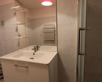 2 Room Apartment + Living Room 6 People 25 Min Puy Du Fou Center Vill - Cholet - Koupelna