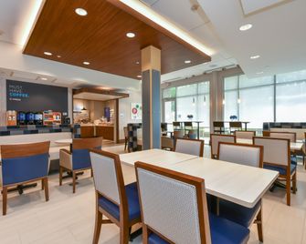 Holiday Inn Express & Suites Charlotte - Ballantyne By IHG - שרלוט - מסעדה