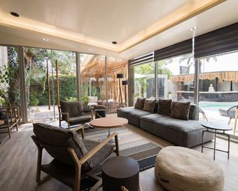 Mikelina Boutique Hotel - Pallini
