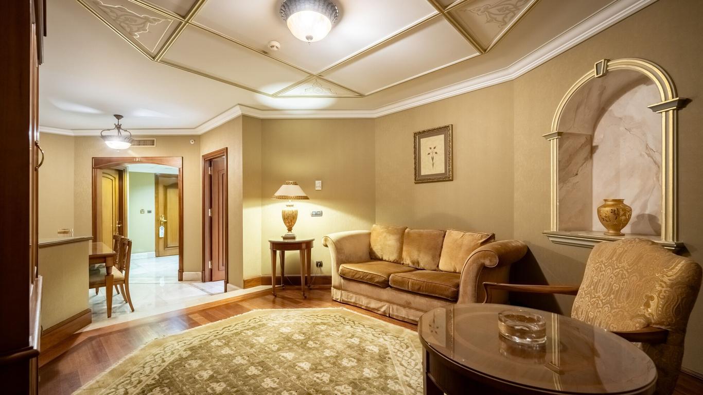 ذا سنترال بالاس تقسيم