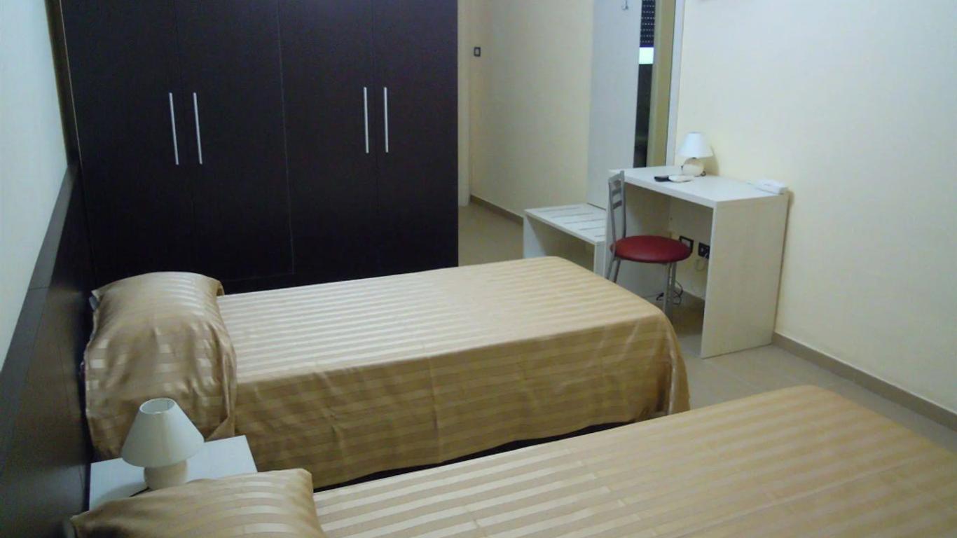Hotel Happy