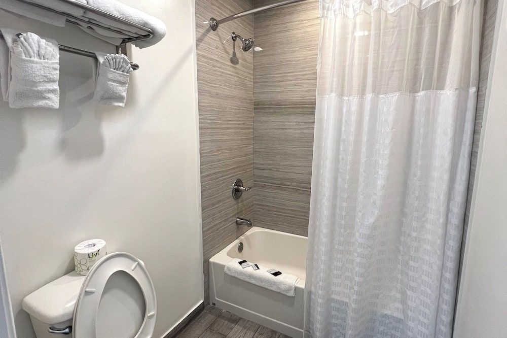 Newport Bay Inn - Costa Mesa - Baño