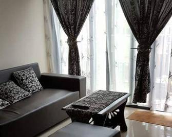 Private Residence @ Swiss Garden Resort Residences - Kuantan - Living room