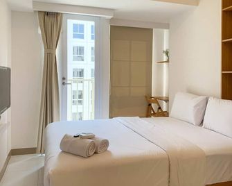 Best Deal Studio Tokyo Riverside Pik 2 Apartment by Travelio - Sepatan - Bedroom