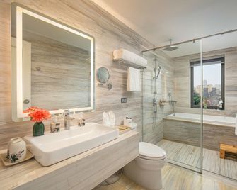 The Oriental Jade Hotel - Hanoi - Bathroom