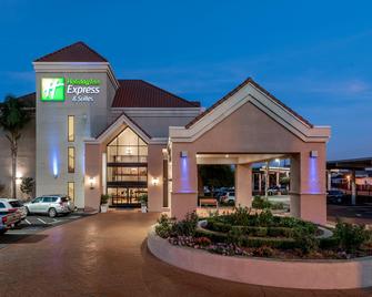 Holiday Inn Express & Suites Lathrop - Lathrop - Bâtiment