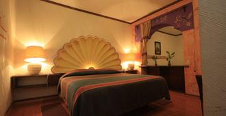 Hotel Regis - Uruapan - Bedroom