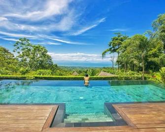 Oxygen Jungle Villas & Spa - Uvita - בריכה