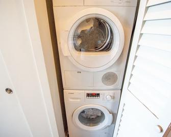 Heart Of Gaslamp Lovely Plush Apt - San Diego - Laundry facility