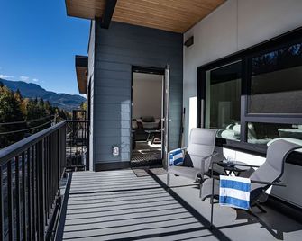Mountainview Escape by Revelstoke Vacations - Revelstoke - Balcon