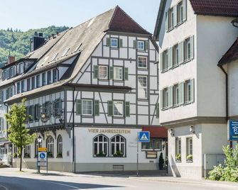 Flair Hotel Vier Jahreszeiten - Bad Urach - Building