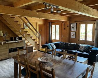 Superb Chalet 8 People With Spa - La Petite-Pierre - Eetruimte