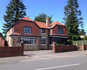 Ty Mynydd Lodge - קארדיף - בניין