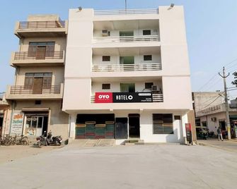 Super Hotel O Dadri Main Road Greater Noida - Greater Noida - Building