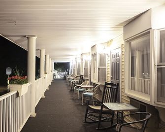 Scenic Inn - Conway - Innenhof