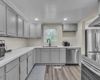 Peaceful Pet Friendly Chesapeake Escape 4 Bedroom Home - Prince Frederick - Küche