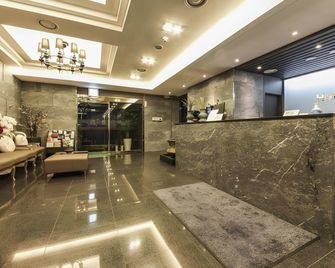 Gimpo Arisu Hotel - Gimpo - Front desk