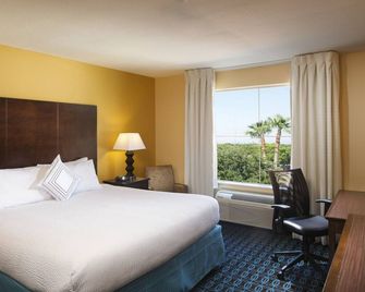 فيرفيلد إن آند سويتس هيوستن - هيوستن - غرفة نوم