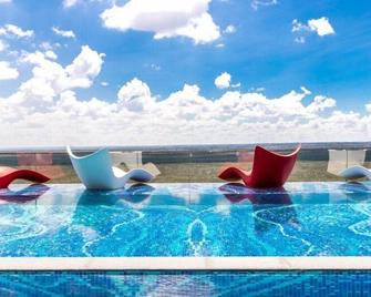 Emara Ole-Sereni - Nairobi - Piscina