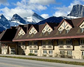 Canmore Inn & Suites - Канмор - Будівля