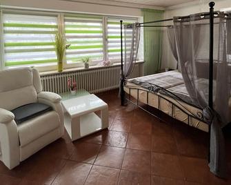 Allgäu Pension Ab in den Süden - Bernbeuren - Habitación