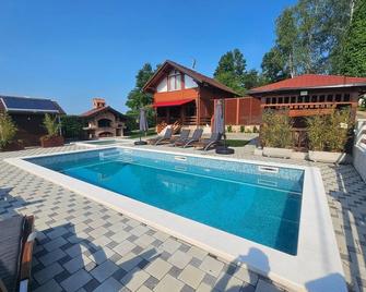 Secluded Cottage In Sveti Petar Mreznicki With Swimming Pool - Duga Resa - Pool