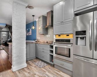 Johns Hopkins Historic Renovated home - Fells Point! - Baltimore - Cocina