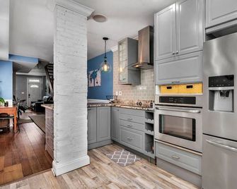 Johns Hopkins Historic Renovated home - Fells Point! - Baltimore - Kitchen