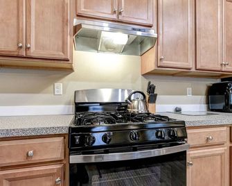 Central and Quiet, Garage, Fenced Yard #776B - Hermiston - Kuchyň