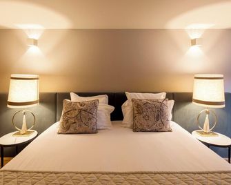 Condes de Azevedo Palace Apartments - Oporto - Habitación