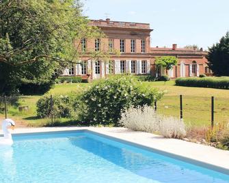 Studio Colonel - Sleeps 4 - Castelsarrasin - Piscine