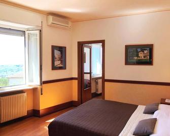 Hotel Signa - Perugia - Bedroom
