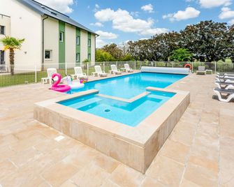 Ibis Styles Bourges - Bourges - Uima-allas