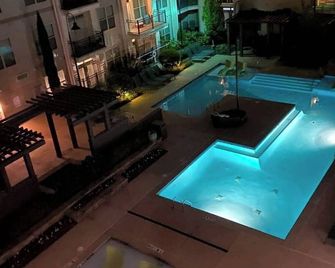 Cozy 1 bedroom with courtyard pool view - Marietta - Pool