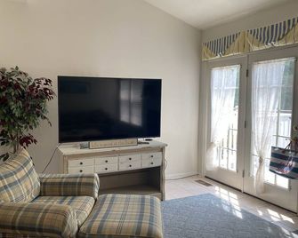 Beautiful & Spacious! - Ocean View - Sala de estar