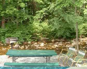 七個小矮人汽車旅館小屋 - 喬治湖 - 天井