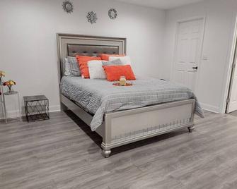 Luxury 2 bedroom with indoor fireplace and bonus room! - Nueva Orleans